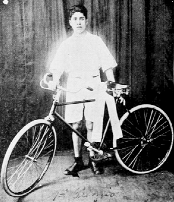 Juan 2.º Peña, ganador de la carrera de ciclistas del 20 de octubre de 1929